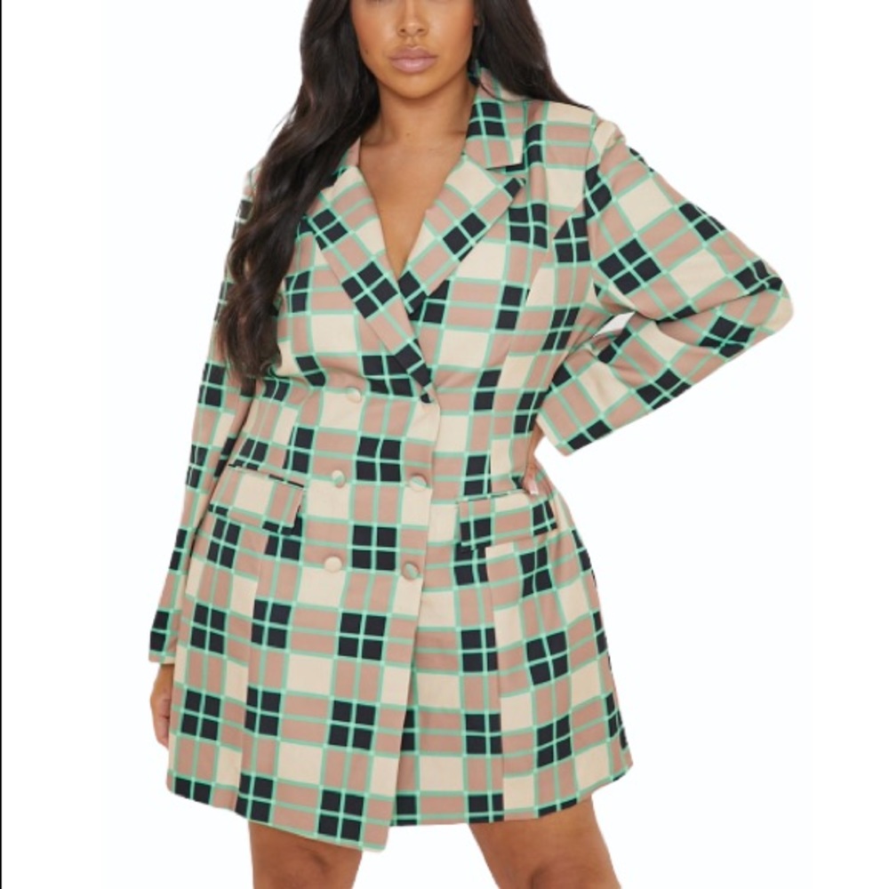 Missguided Plus-Size NWOT Green Plaid Blazer Dress